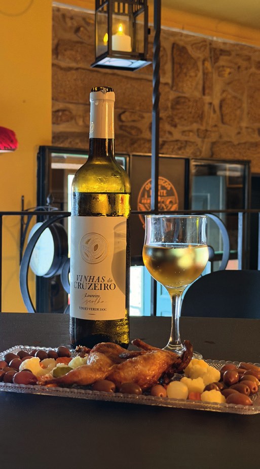 Petisco e Vinho Verde Loureiro em Amigos de Ponte