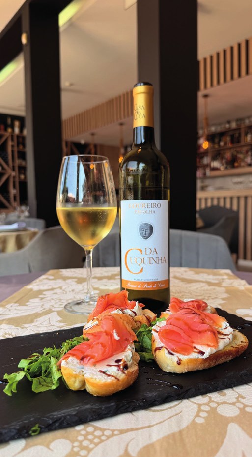 Petisco e Vinho Verde Loureiro em RESTAURANTE MONTE DA MADALENA