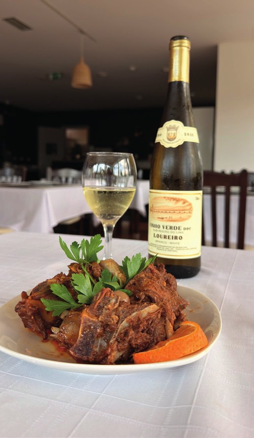 Petisco e Vinho Verde Loureiro em REPASTO DAS LAGOAS